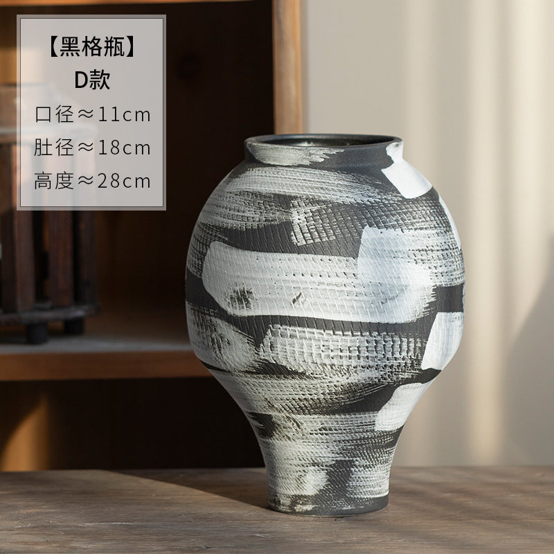 Black and white ceramic vase style D 28 cm high
