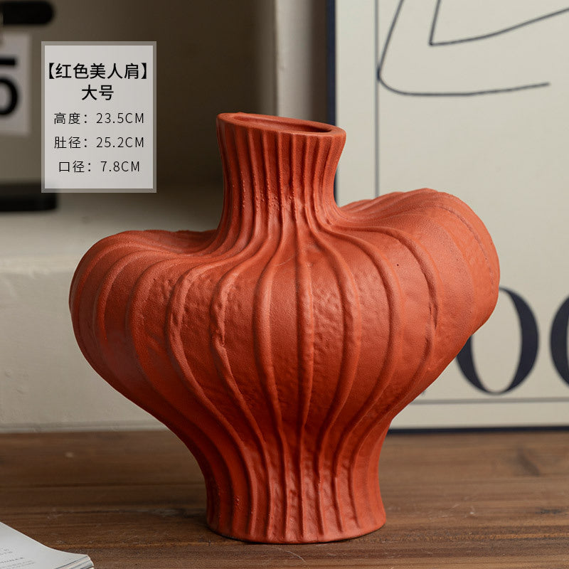 Large terracotta red ribbed ceramic vase 23.5 cm high