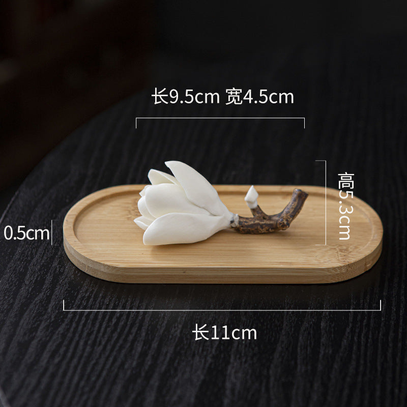 White magnolia incense holder with 11 cm rectangular wood base