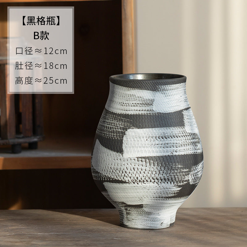 Black and white ceramic vase style B 25 cm high