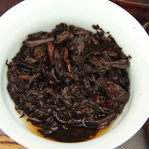 Unwrapped 2003 aged ripe Pu-erh mini tuocha compressed tea 陈年熟普小沱