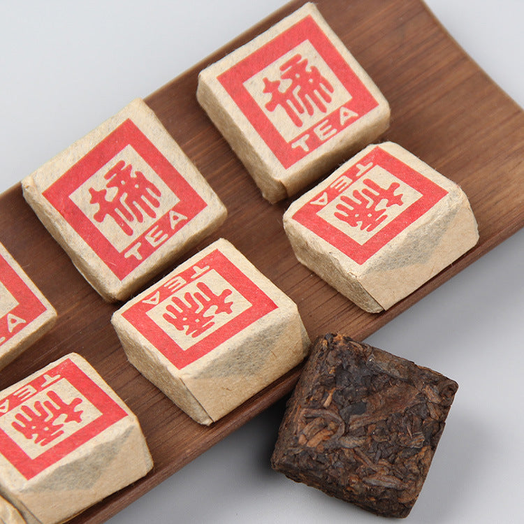 2003 high-aroma ripe Pu-erh mini brick lifestyle image