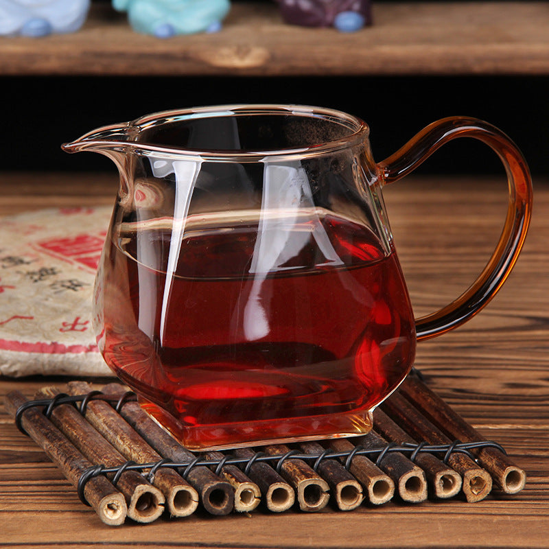 Brewed 2006 Gongting ripe Pu-erh tea liquor 宫廷普洱