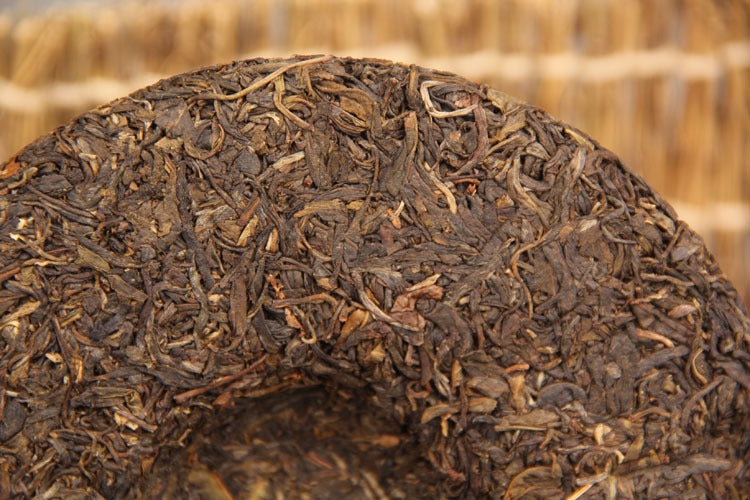 Yiwu ancient-tree sheng Pu-erh brewed leaf detail