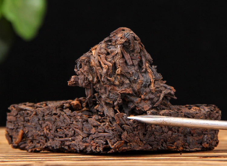Pasha Qiaomu aged ripe Pu-erh 80g tea brick detail