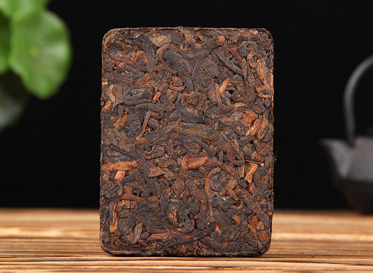 Pasha Qiaomu aged ripe Pu-erh compressed tea detail