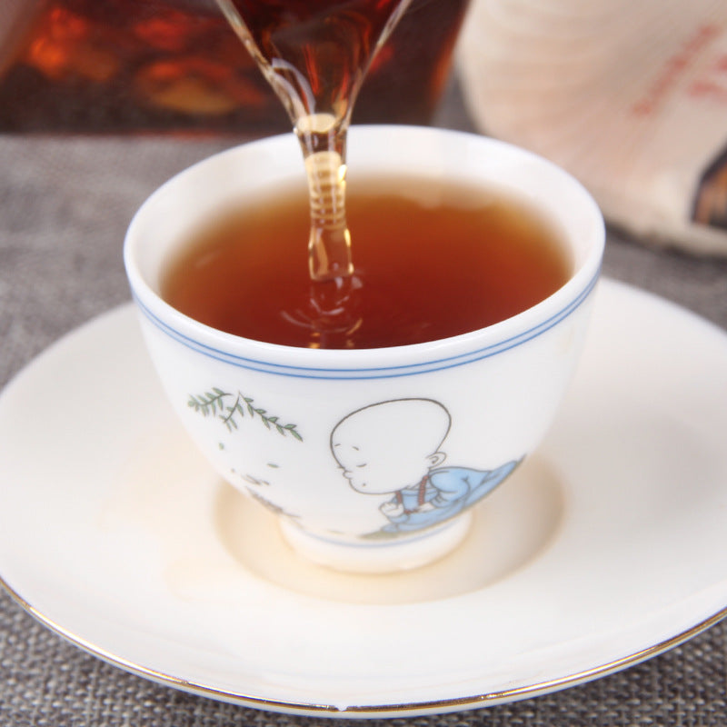 Banzhang ripe Pu-erh compressed leaf detail