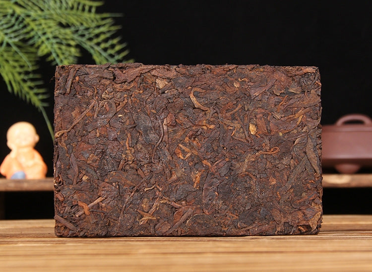 7562 ripe Pu-erh brewed tea presentation