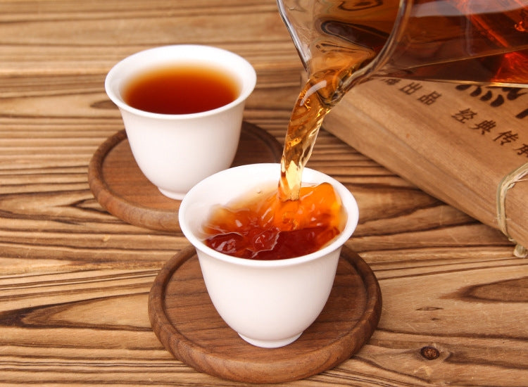 Classic 7562 shou puer tea brick detail