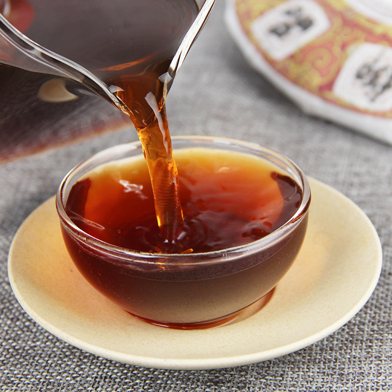 2019 Yunnan ripe Pu-erh tea cake leaf detail