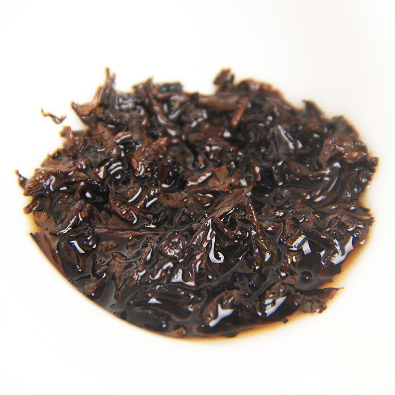 Gongting Gold ripe Pu-erh compressed leaf detail