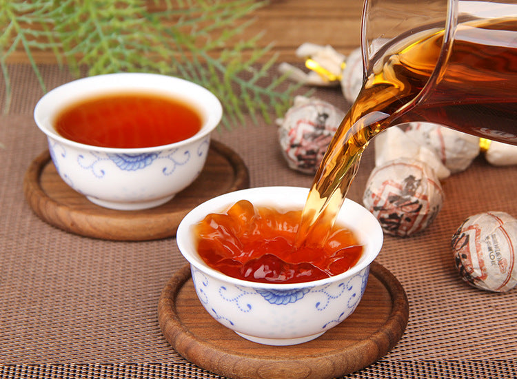 Yiwu ripe Pu-erh liquor detail