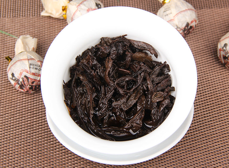 Yiwu ripe Pu-erh dragon pearl lifestyle image