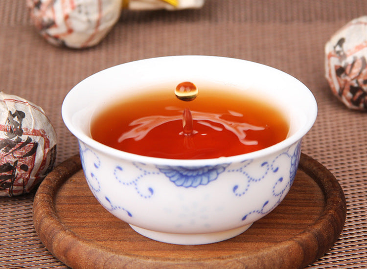 Yiwu ripe Pu-erh 6g dragon pearl detail