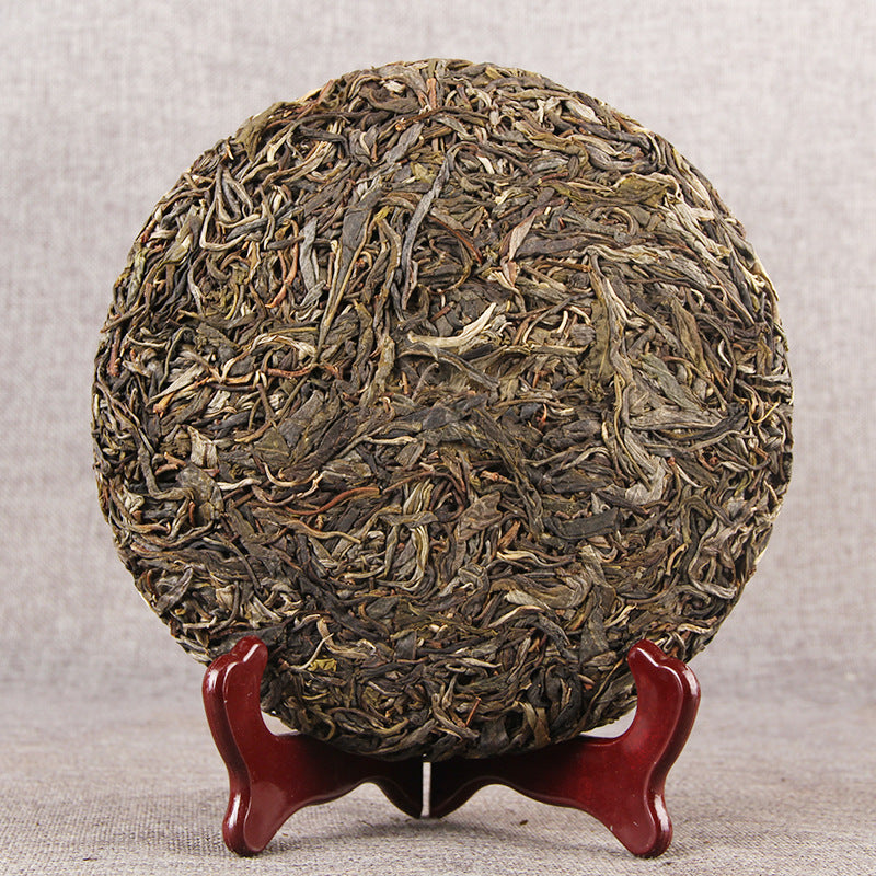 Xiaohusai ancient-tree sheng Pu-erh compressed leaf detail