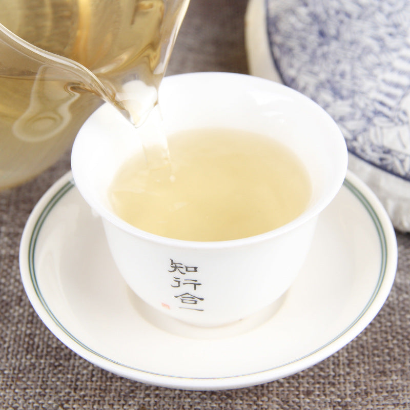 2020 Xiaohusai raw Pu-erh tea cake lifestyle image