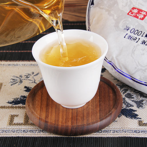 Xueshan Zhi Dian 1kg raw Pu-erh wrapper detail