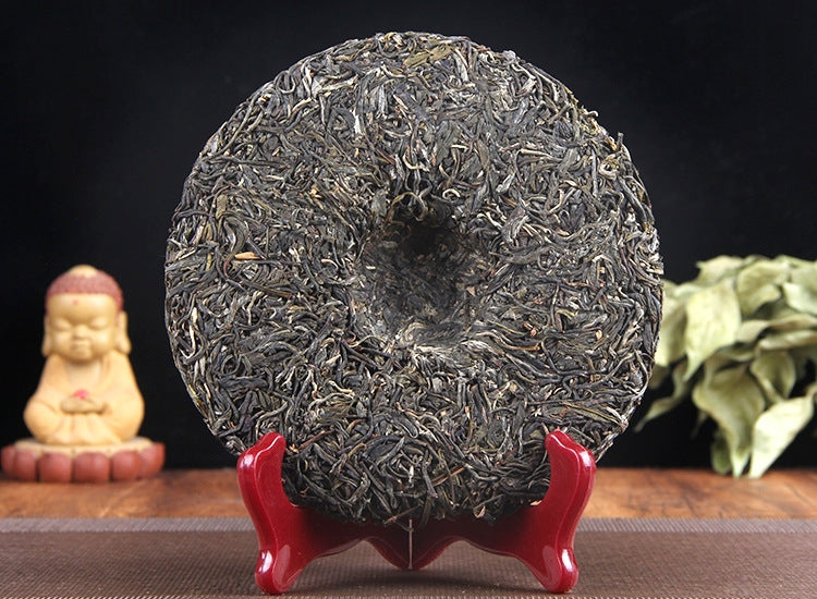 Yiwu Fenghuangwo 357g raw Pu-erh lifestyle image