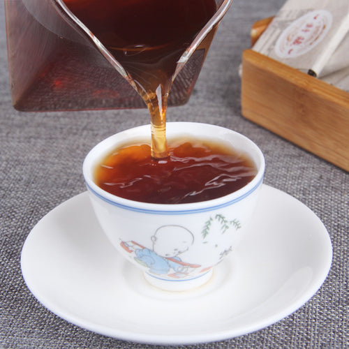 2022 Yiwu ancient-tree ripe Pu-erh mini square tea liquor