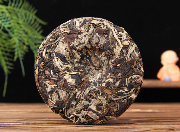 Unwrapped 2022 Yunnan Moonlight White tea cake 100g large-leaf white tea 月光白