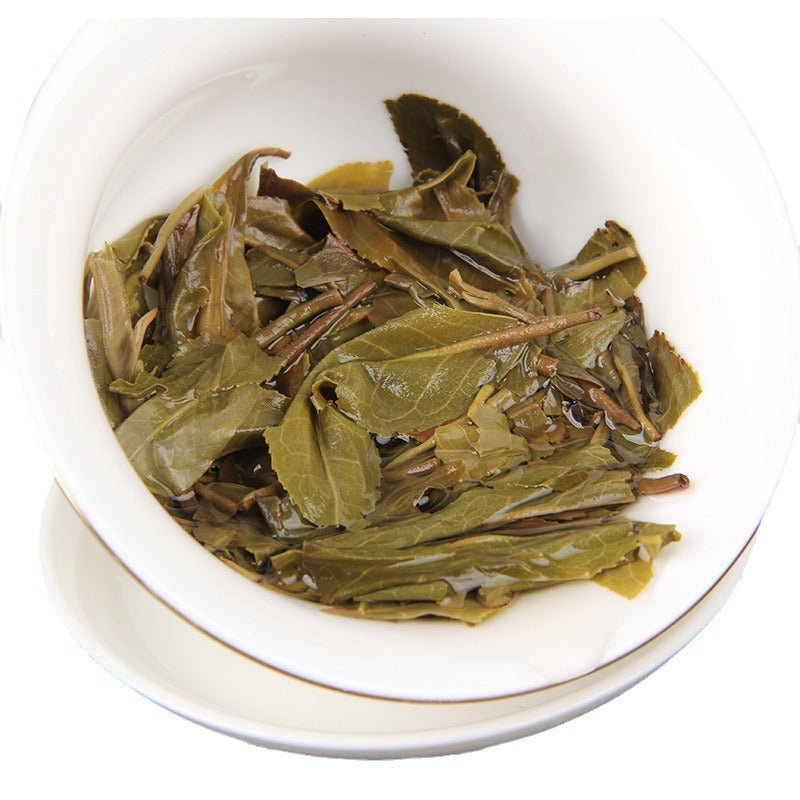 Guafengzhai raw Pu-erh compressed leaf detail