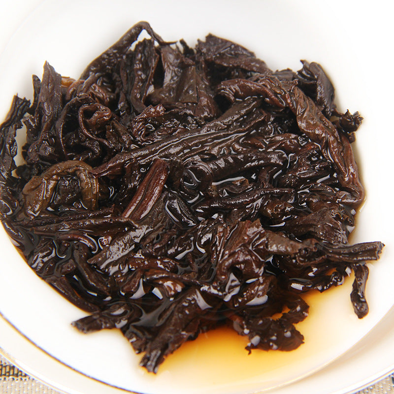 2024 Dragon Zodiac ripe Pu-erh tea cake package and compressed tea display