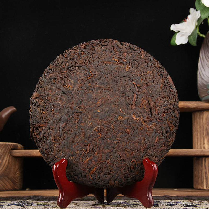 Brewed liquor of 2024 Dragon Zodiac ripe Pu-erh tea cake 龙饼熟普茶汤