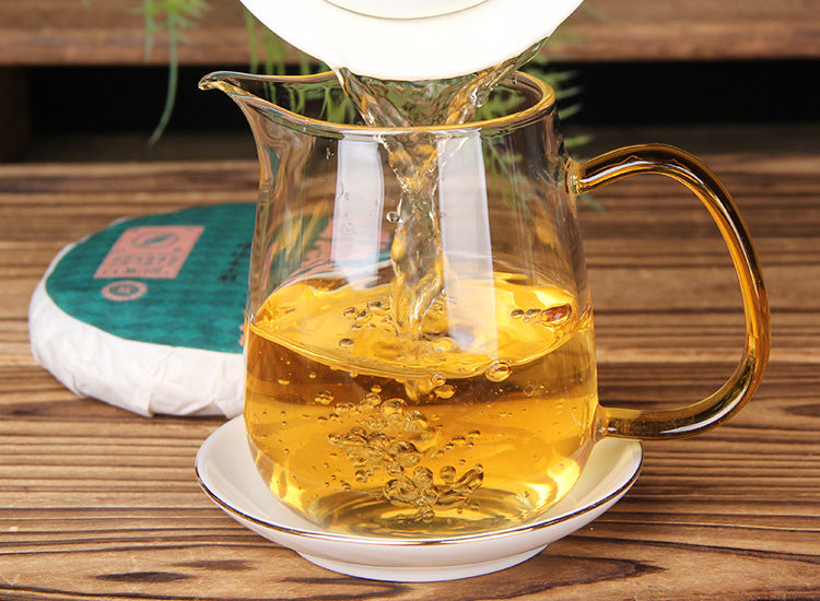 Silver Needle white tea dry leaf detail