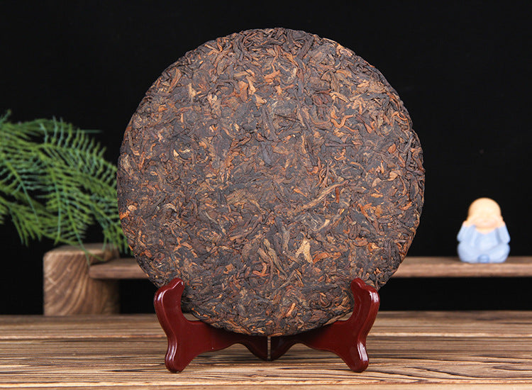 Whole unwrapped 2025 Bulang Guyun 357g ripe Pu-erh cake 布朗熟普茶饼