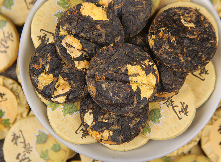 Multiple unwrapped Cili chestnut rose Dianhong black tea mini cakes