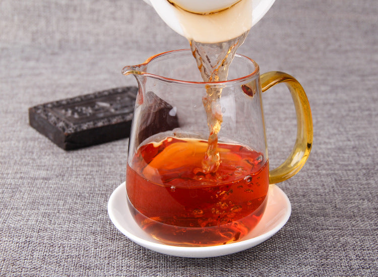 Pu-erh tea paste brick with red amber instant ripe tea liquor