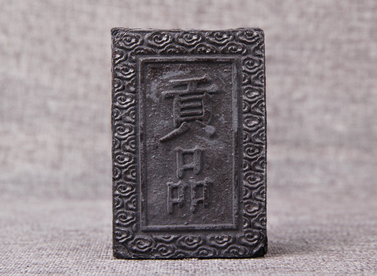 Gongpin concentrated ripe Pu-erh tea paste brick standing upright