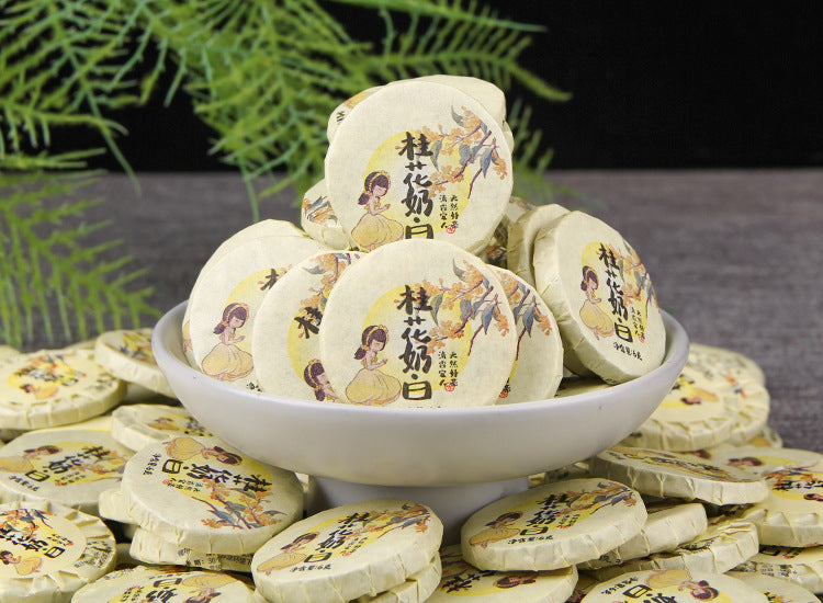 Osmanthus White Tea mini cakes gift presentation 桂花奶白 白茶小饼