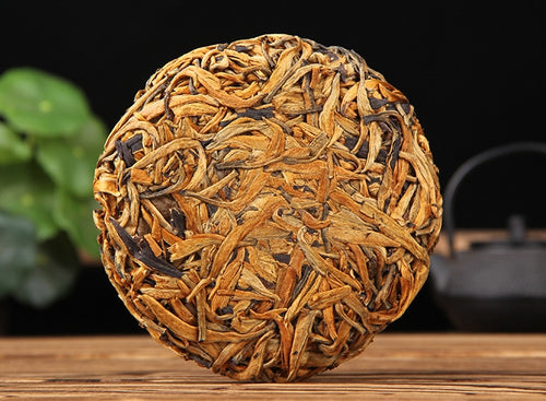 Unwrapped 2026 Golden Dianhong black tea cake 100g with golden buds 云南滇红金芽茶饼