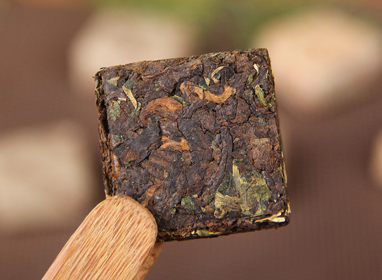 Sticky Rice Aroma Ripe Pu-erh mini brick compressed tea detail 糯米香小沱茶