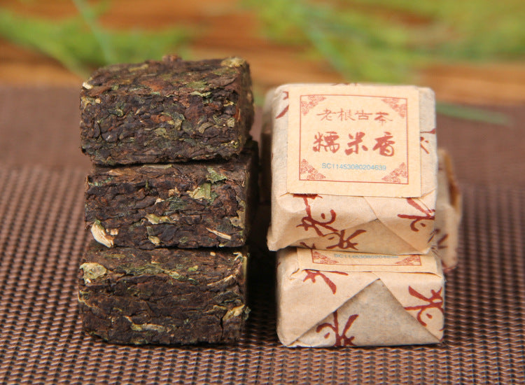 Sticky Rice Aroma Ripe Pu-erh mini bricks brewing scene 糯米香熟普小方砖
