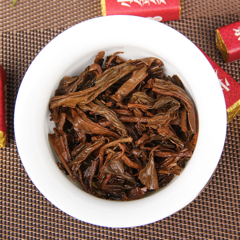 Ancient tree Dianhong sun-dried black tea compressed mini bar