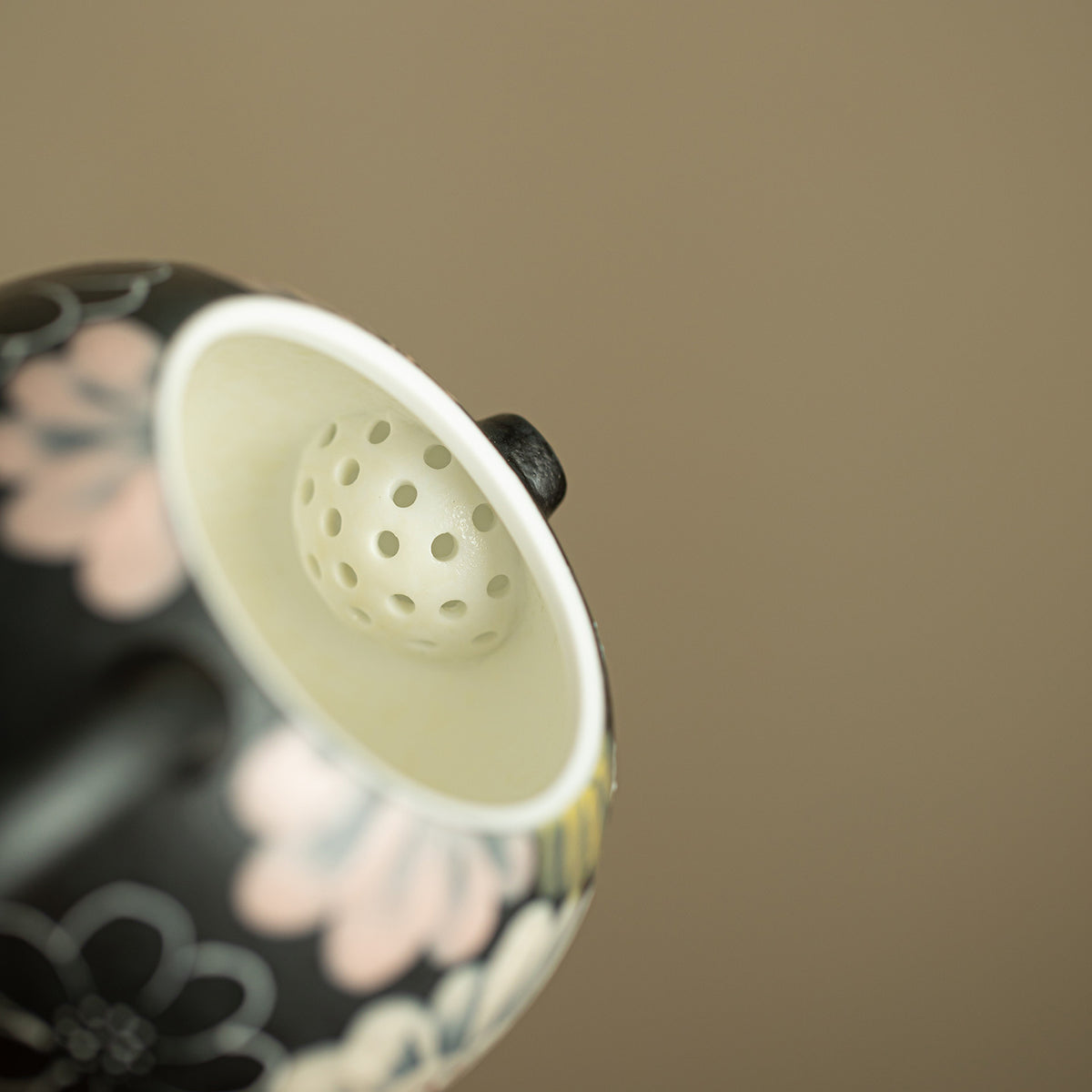 Authentic Jingdezhen Raw Mineral White Hand-Painted Blooming Flora Black Glaze Xishi Teapot - 200ml Gongfu Teapot