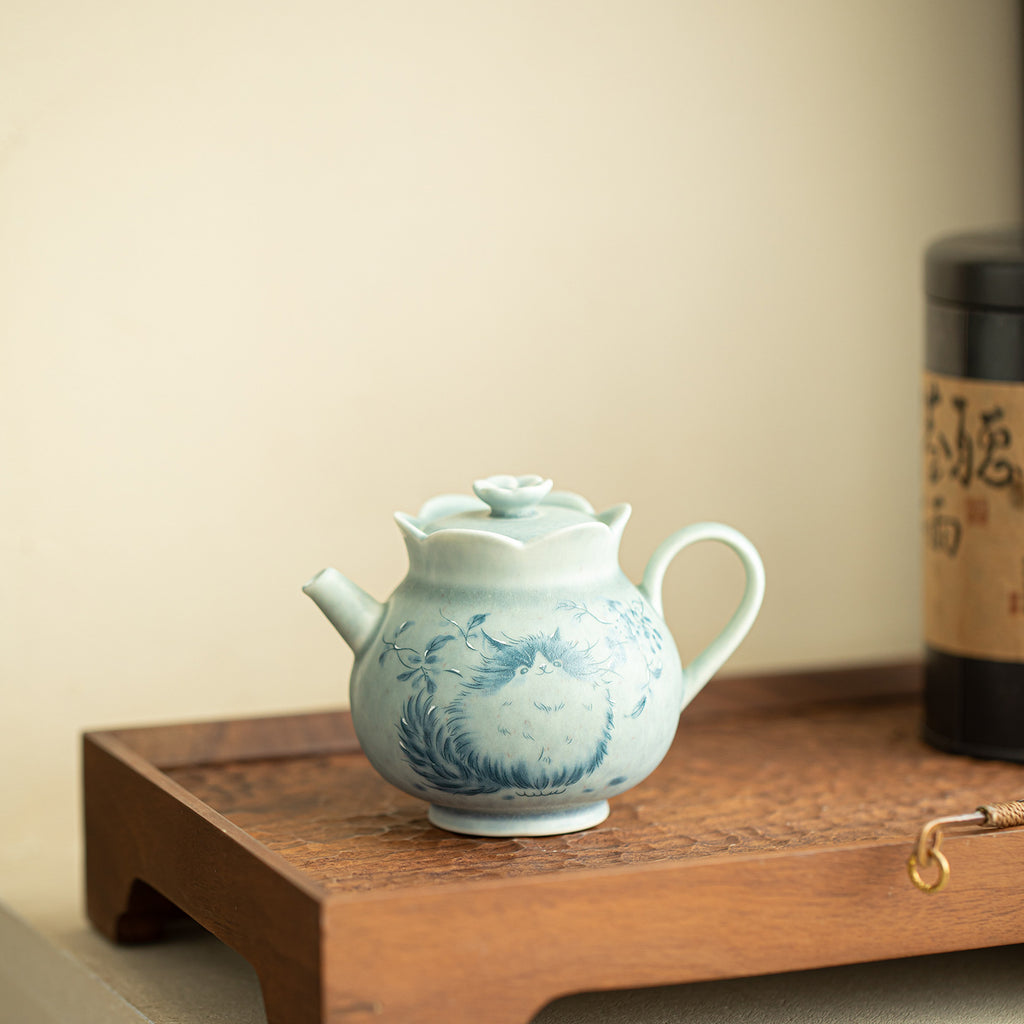 Handcrafted Soda-Fired Blue & White Playful Cat Yuanman Ceramic Teapot - 175ml Gongfu Pot