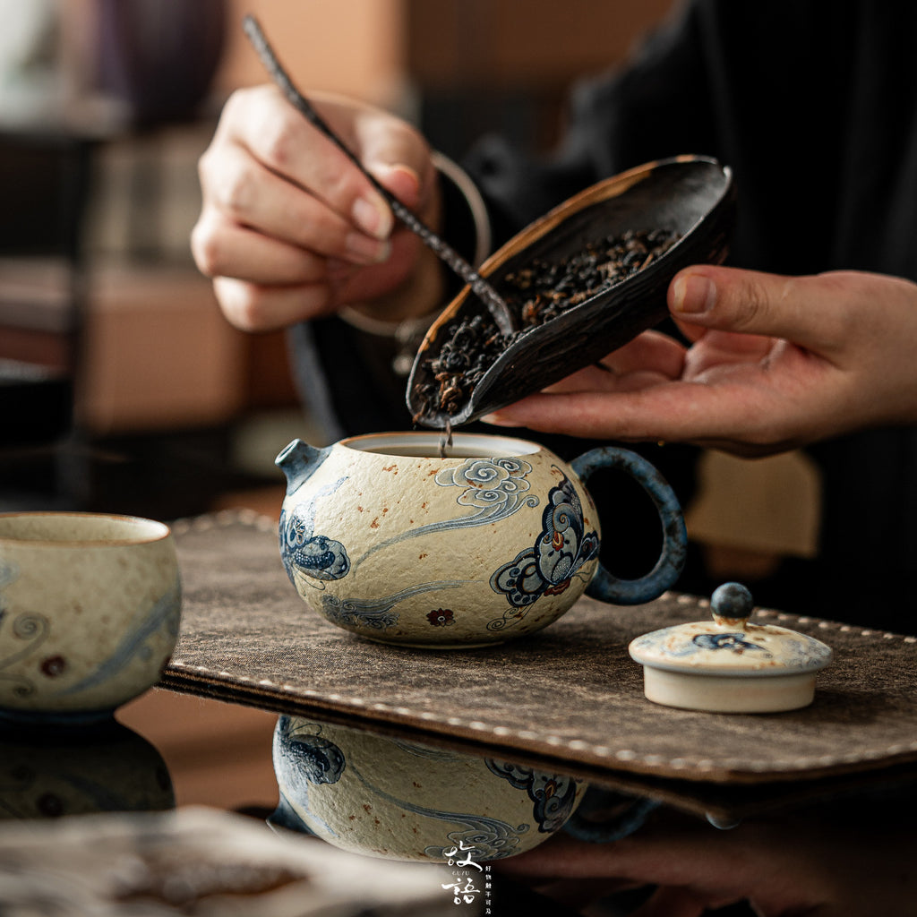 Authentic Blue & White Huoshihong Kiln-Change Hand-Grip Ceramic Teapot - 170ml Easy Pot