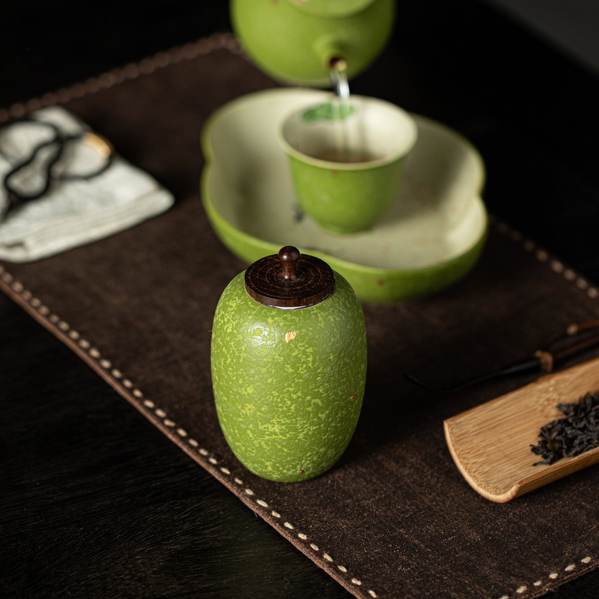Authentic Gold-Splashed Portable Mini Ceramic Tea Caddy with Wooden Lid - Airtight Travel Canister