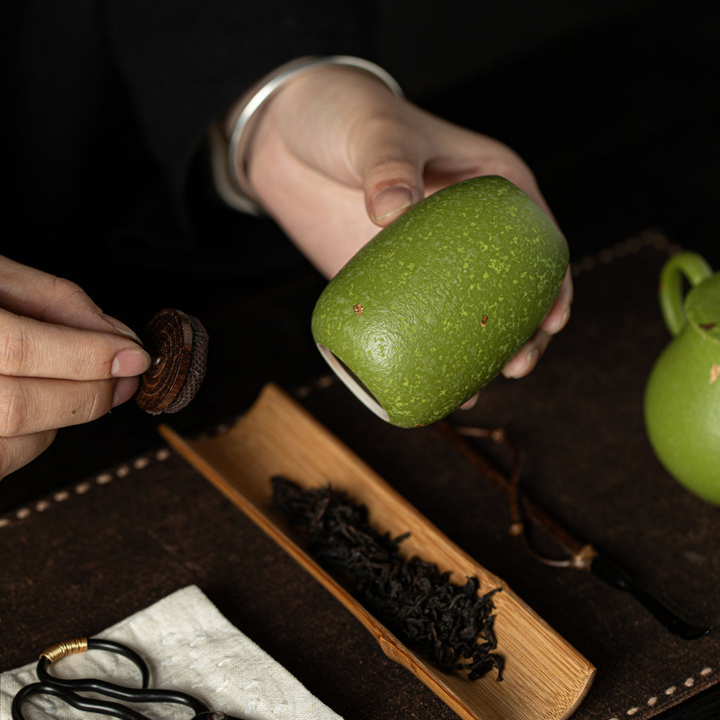 Authentic Gold-Splashed Portable Mini Ceramic Tea Caddy with Wooden Lid - Airtight Travel Canister