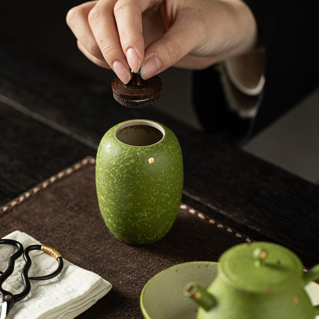 Authentic Gold-Splashed Portable Mini Ceramic Tea Caddy with Wooden Lid - Airtight Travel Canister