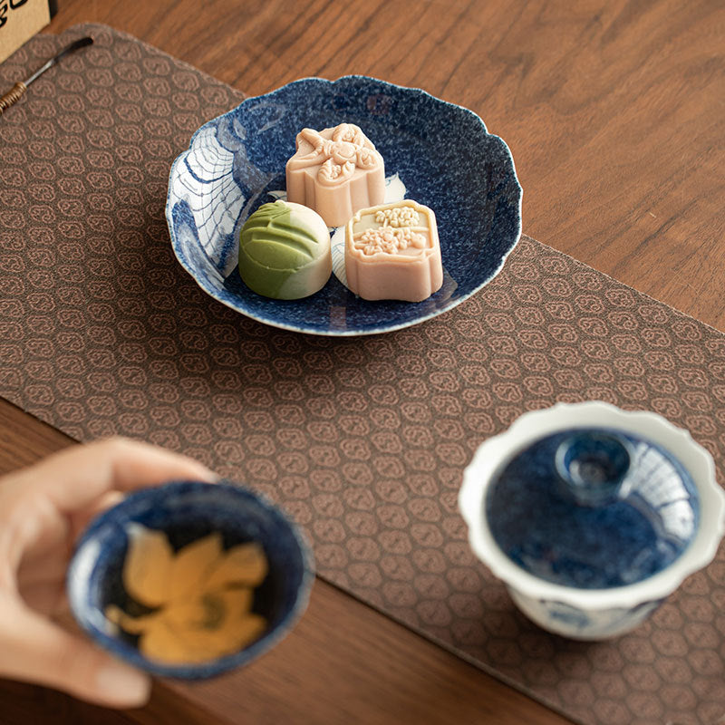 Authentic Rock Mineral White Splashed-Blue Sgraffito Lotus Two-Talent Gaiwan - 160ml Tea Bowl