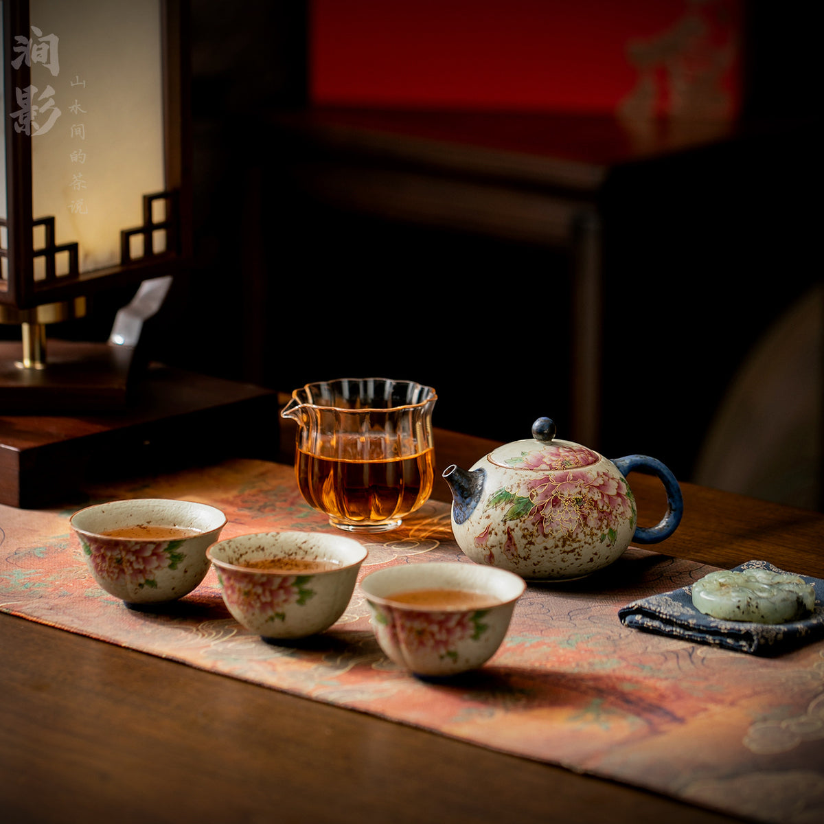 Authentic Chinese Gongfu Ceramic Teapot & 4 Cups Tea Set - Complete Gift Box Suite