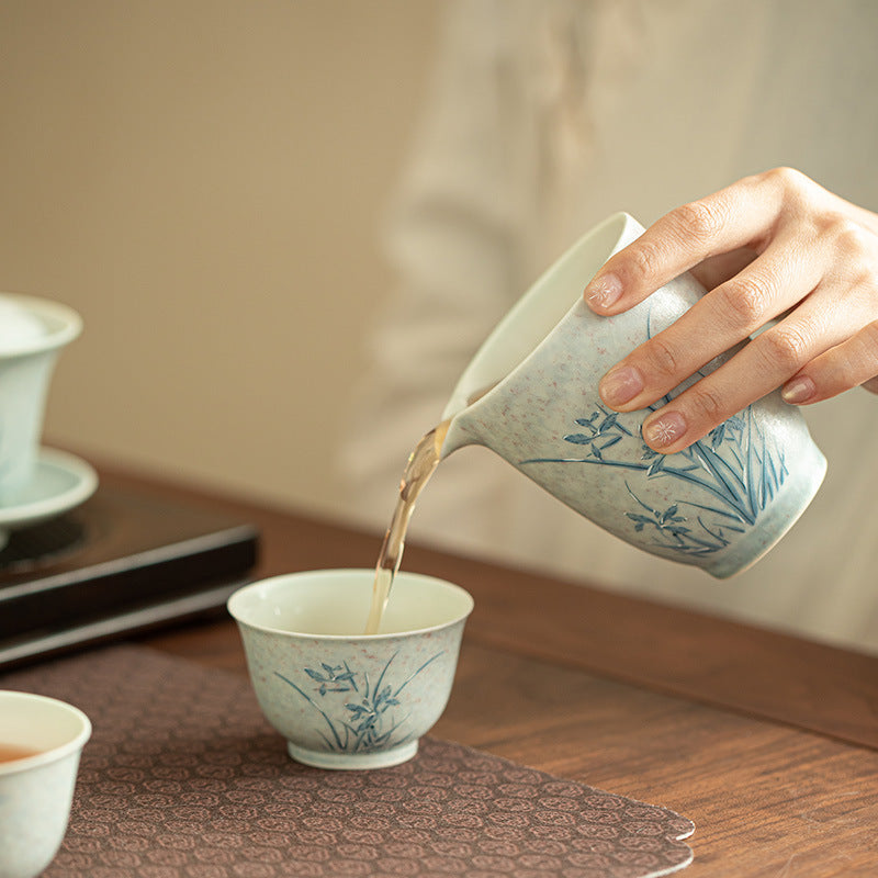 Authentic Jingdezhen Hand-Painted Dancing Orchid Porcelain Tea Fairness Pitcher - 190ml