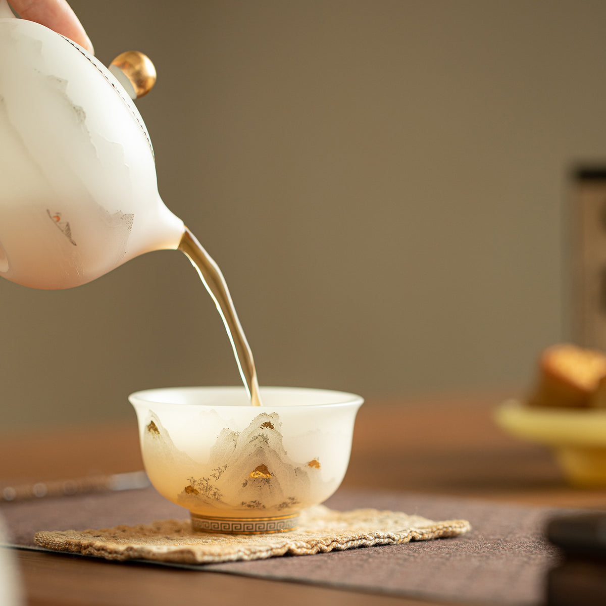 Authentic Ice-Glazed Biscuit Gold-Gilded Mountain Bowl-Mouth Ceramic Teacup - 80ml Anti-Scald Cup