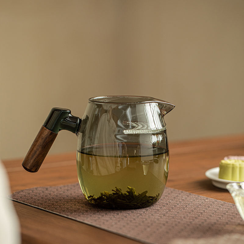 Heat-Resistant Borosilicate Glass Fairness Pitcher with Anti-Scald Handle - 300ml Gongfu Cha Hai