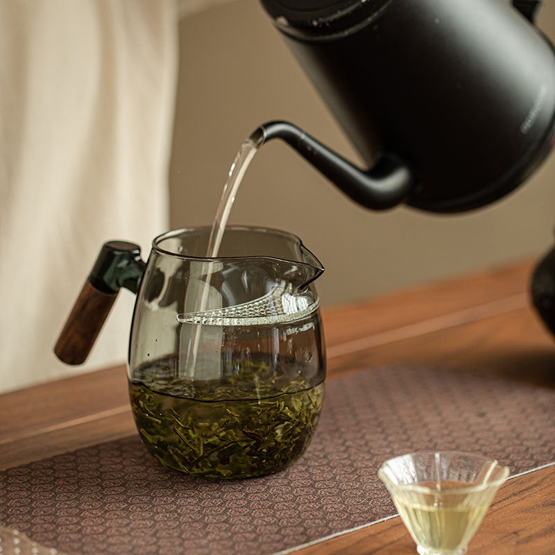 Heat-Resistant Borosilicate Glass Fairness Pitcher with Anti-Scald Handle - 300ml Gongfu Cha Hai