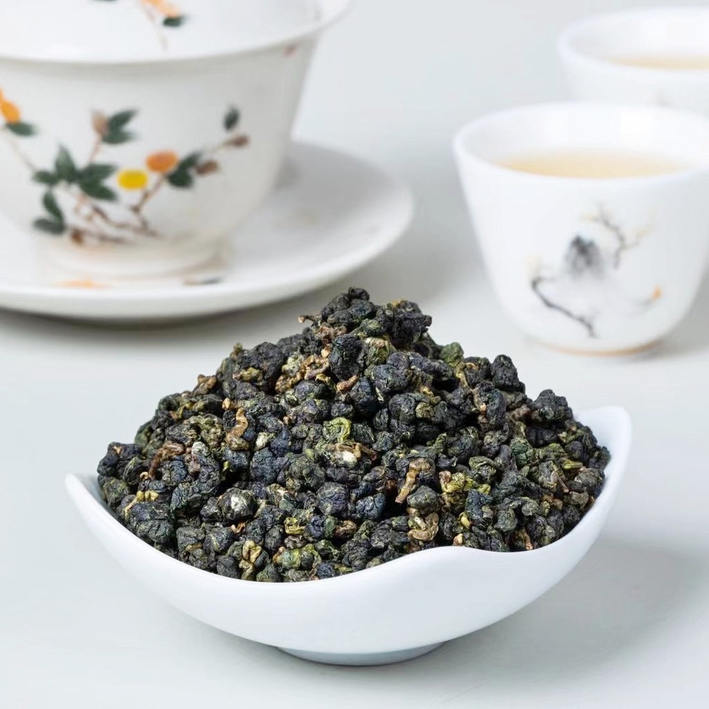 Golden liquor brewed from Alishan high mountain oolong